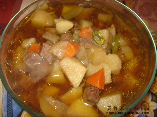 天麻香菇鸡汤+土豆萝卜炖牛肉+豆豉豇豆_一日