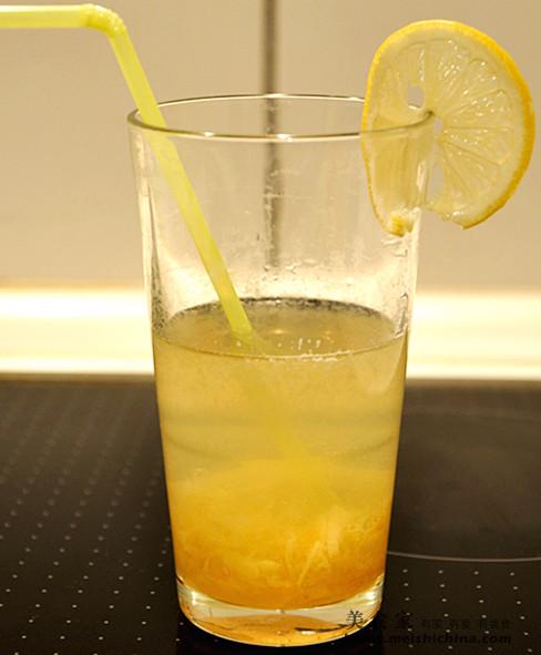 hriszhou与您分享正宗消脂美容的蜂蜜柠檬茶做