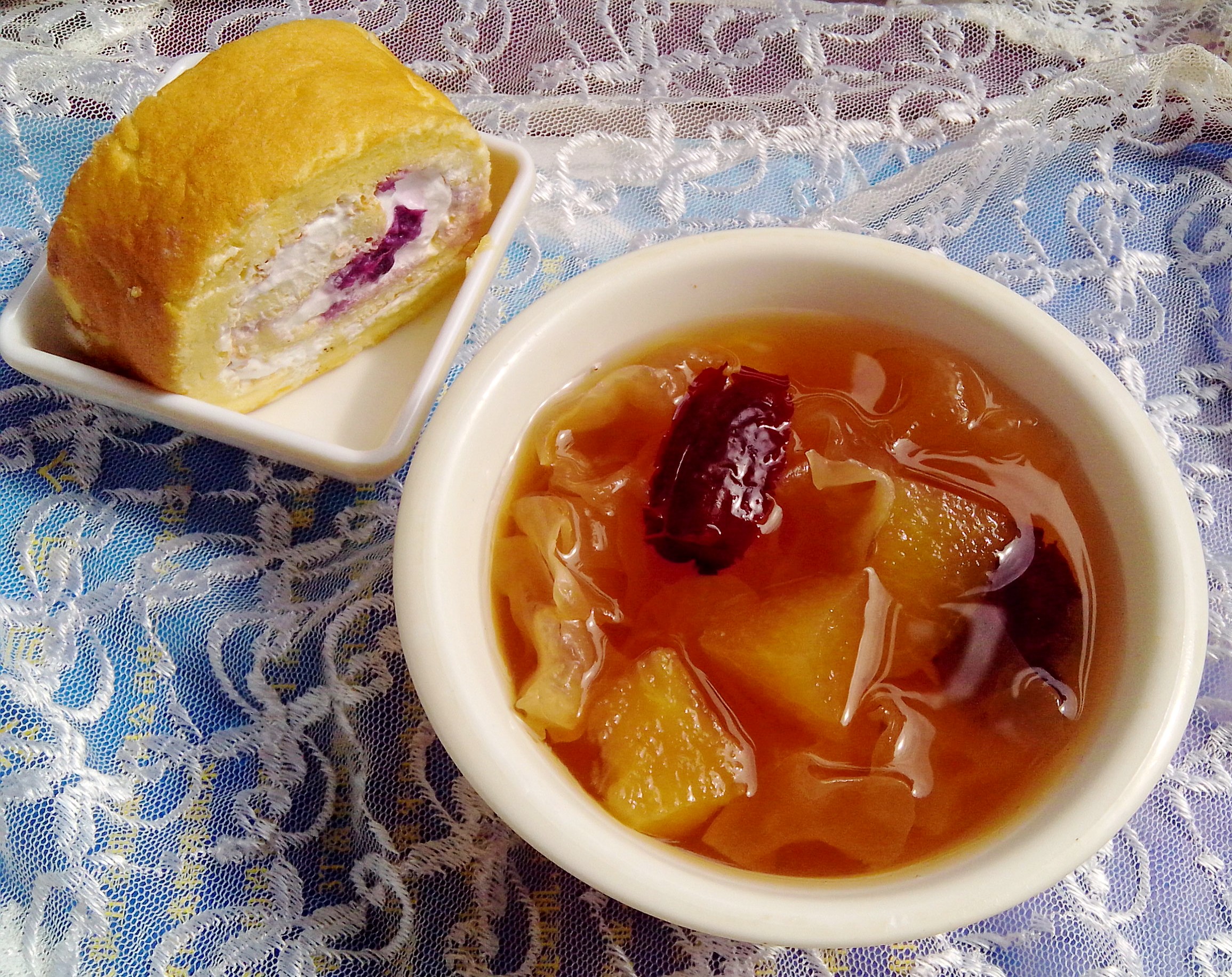 苹果银耳红枣汤,苹果银耳红枣汤的家常做法 - 美食杰苹果银耳红枣汤做法大全