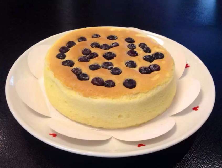 夏天烤水果蛋糕,芒果酸奶蛋糕蓝莓酸奶蛋糕_随