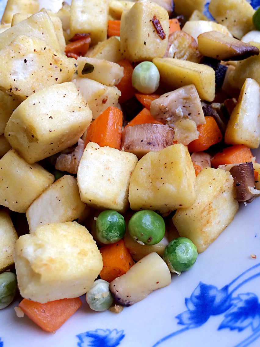 黑椒鲜蔬炒馒头,简单营养的快手菜,一个人吃饭