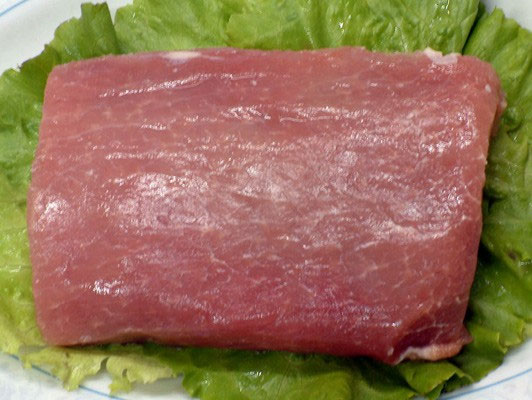 里脊的选购技巧猪肉又名豚肉,是主要家畜之一.属猪科动物.