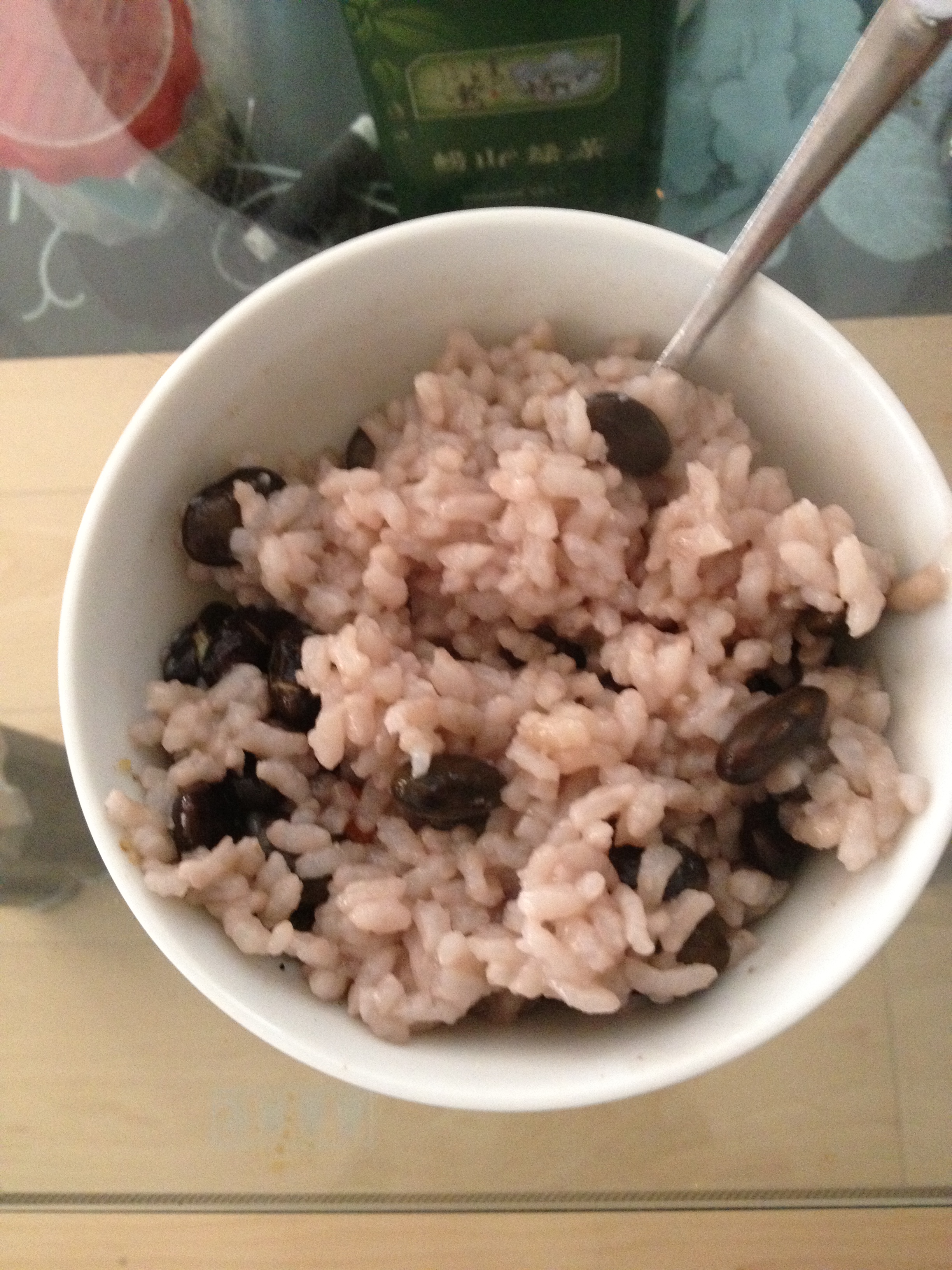我自己做的黑豆米饭,因为最近才来青岛,身体状况一直不是很好,所以在