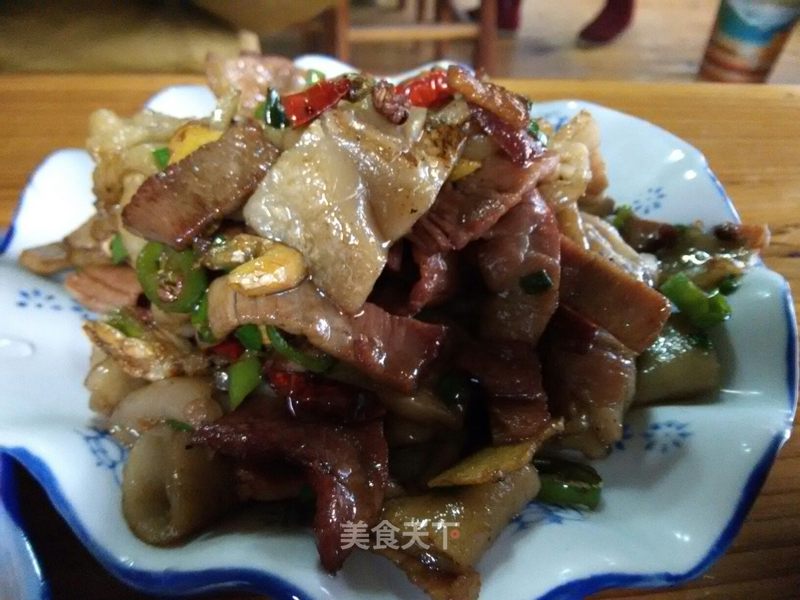 土家美食――葛根粉炒腊肉.张家界森林公园,丁香溶村