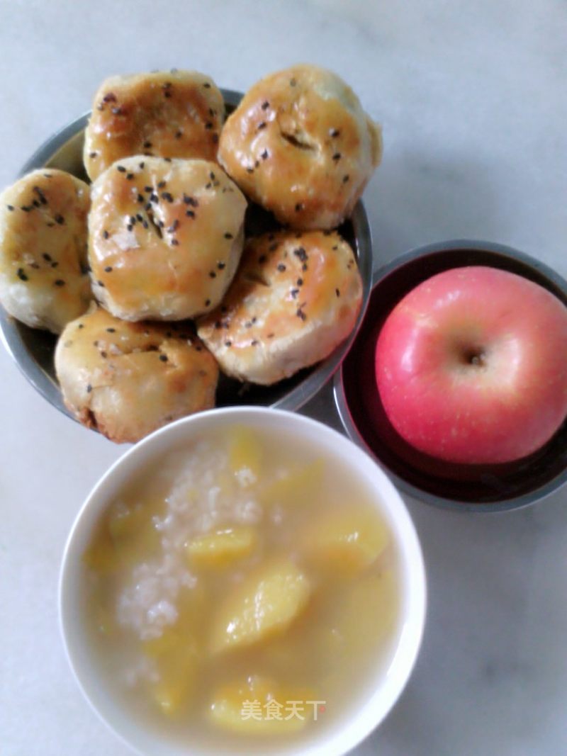 早歺(地瓜粥,肉松饼,苹果)