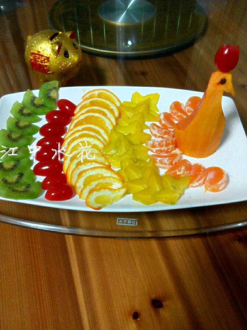 我的创意孔雀开屏水果拼盘,在家里为家人做的.
