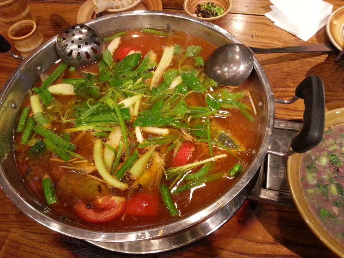 地方小吃教程大全：酸汤三杂火锅的做法 – 简单好生活