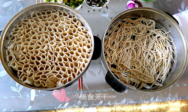 坝上莜面 莜麦是一年生草本植物.生长期短,成熟后子实