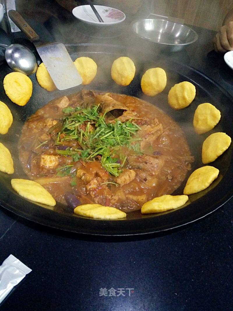 木火铁锅炖鱼贴饼子!