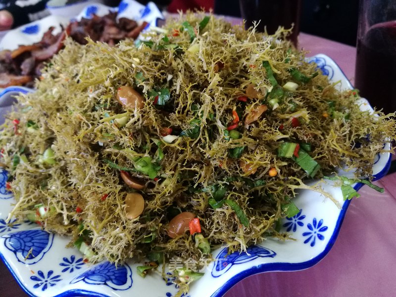 花吃云南水豆豉拌树花