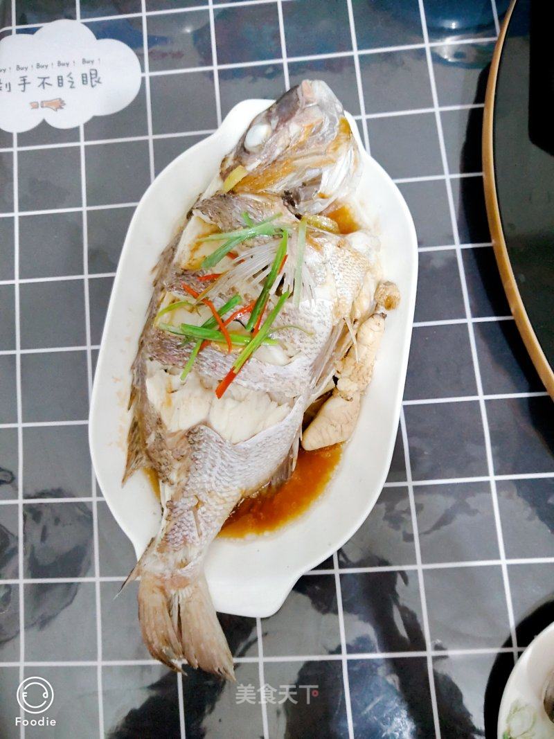 晚餐# :清蒸差不多两斤的佳丽鱼(卖鱼老板说的名字有点_阿娇家的厨房