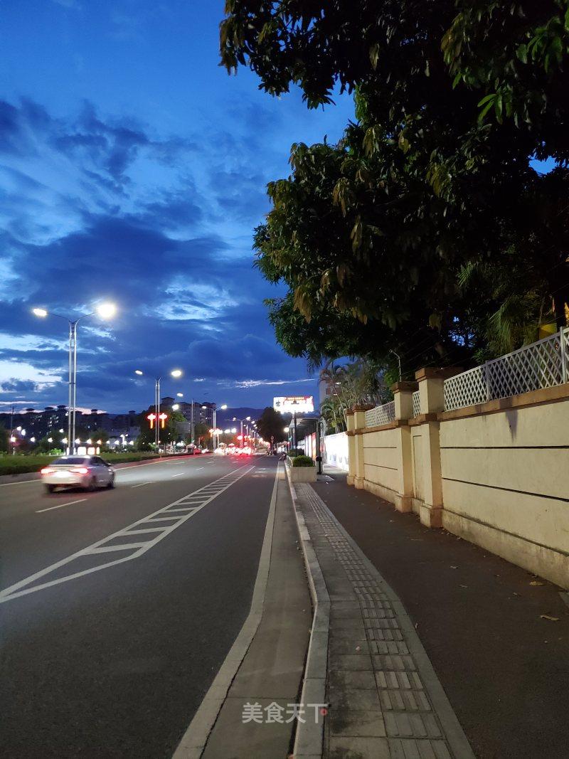 压马路夜景不错