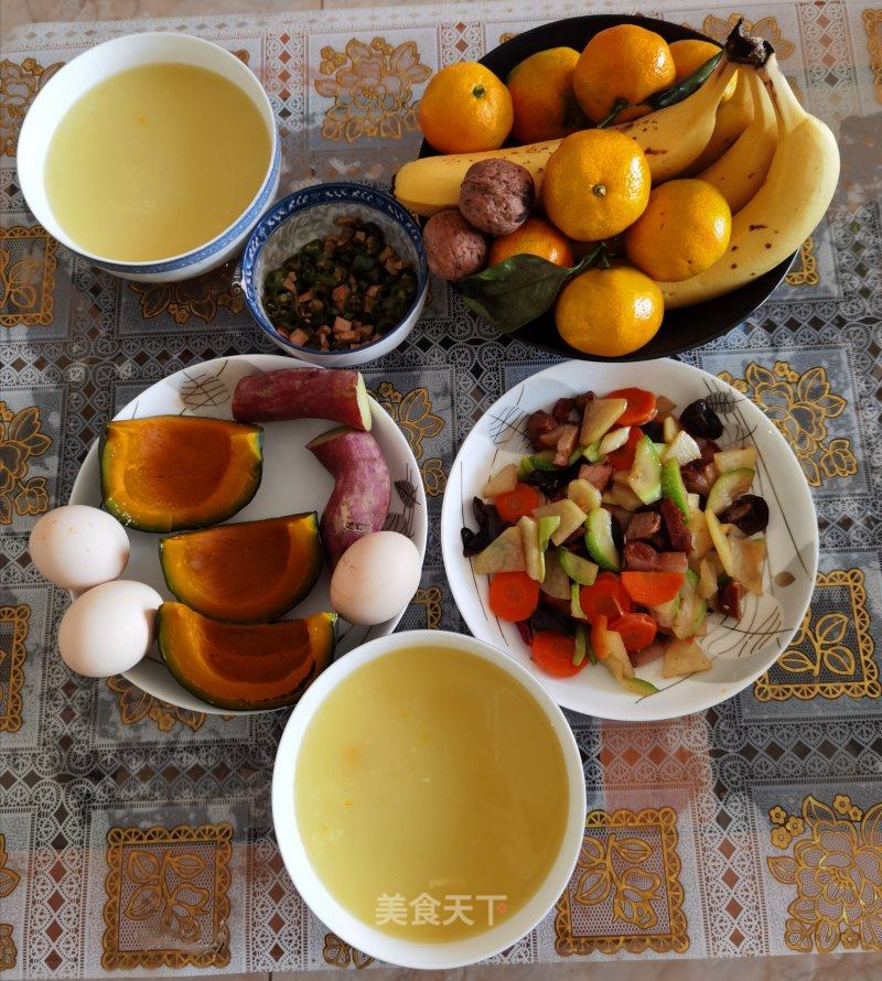 早餐#今日早餐 蒸南瓜,红薯和鸡蛋 小米粥 土豆胡萝卜炒葫芦