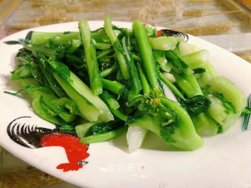 应季美食蒜蓉炒迟菜心