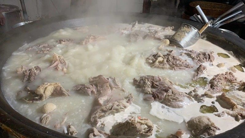 大锅炖羊肉暖胃