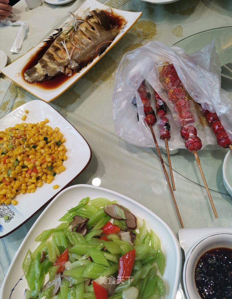 大年初一,婆家一家子在"天津印象"1280一桌的包桌菜