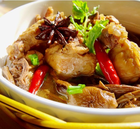 【图文】茶树菇炖鸡肉的做法_茶树菇炖鸡肉的家常做法