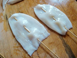 【原创DIY烤肉】——日式照烧烤鱿鱼的做法步骤：2