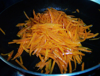 又是一道下饭菜--鱼香胡萝卜丝的做法步骤：5