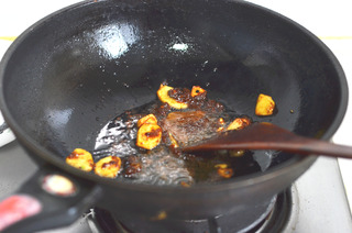 湯濃肉香的火鍋更好吃-----豬排火鍋的做法步驟：3