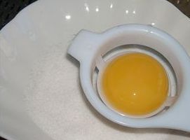 快速自製鹹蛋黃的做法步驟：1