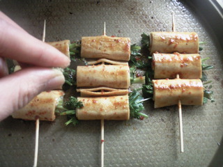 香辣烧烤豆腐串的做法步骤：12