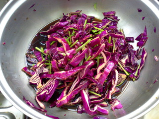 陈醋凉拌紫包菜的做法步骤:8