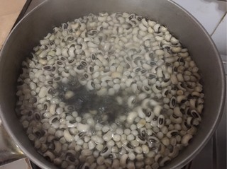 酸菜豆米汤的做法步骤:3