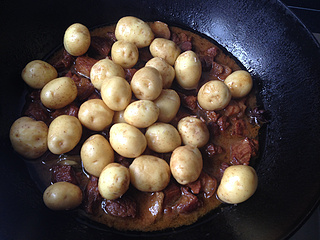 小土豆烧肉的做法步骤：13