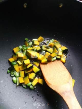 【图文】洋葱小南瓜疙瘩汤的做法_洋葱小南瓜