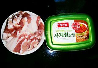韩式五花肉的做法步骤：1