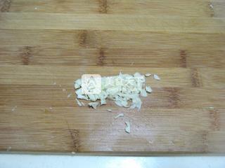 圆白菜炒豆皮的做法步骤：4