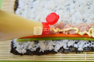 金枪鱼手卷寿司的做法步骤：5