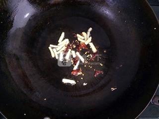 香肠烧菜花的做法步骤：2