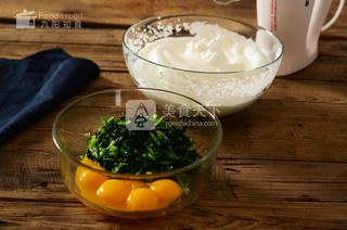 菠菜鸡丝蛋卷—九阳知食的做法步骤：1