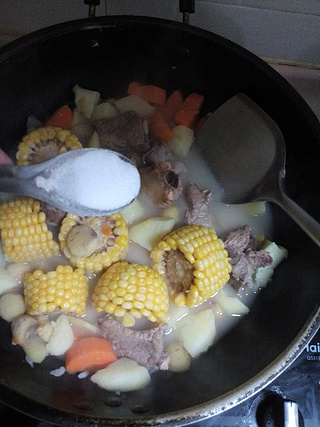 排骨玉米汤的做法步骤：14