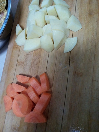 排骨玉米湯的做法步驟：4