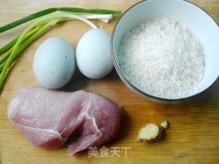 【廣東】皮蛋瘦肉粥的做法步驟：1
