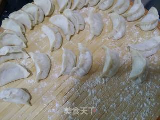 【东北】牛肉洋葱饺子的做法_菜谱_美食天下