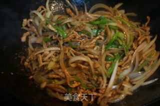 【北京】肉丝炒洋葱的做法步骤：7