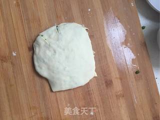 葱油饼的做法步骤：7