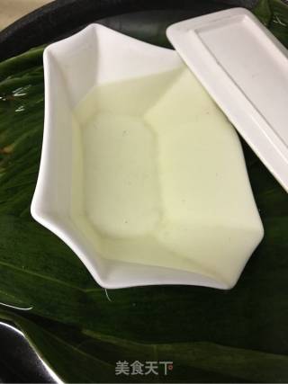 红豆蜜枣粽子的做法步骤：1