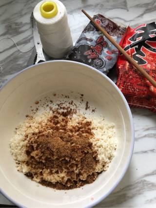 红豆蜜枣粽子的做法步骤：7