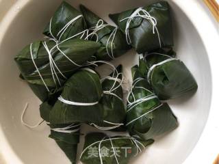 红豆蜜枣粽子的做法步骤：17