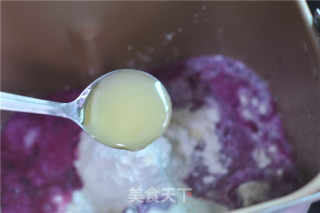 #ACA第四屆烘焙大賽#造色情懷  葡萄果汁軟歐包的做法步驟：5