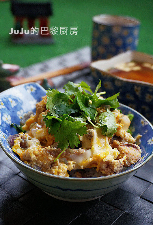 親子丼的做法_日式亲子盖饭-親子丼_親子丼怎么做_juju的巴黎厨房的菜谱