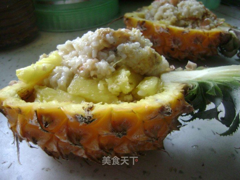 菠萝虾仁炒饭的做法