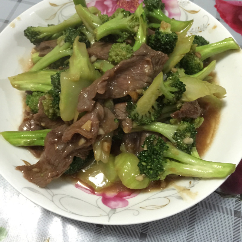 蚝油牛肉西兰花的做法