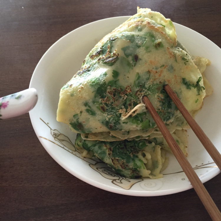 芹菜叶鸡蛋煎饼的做法