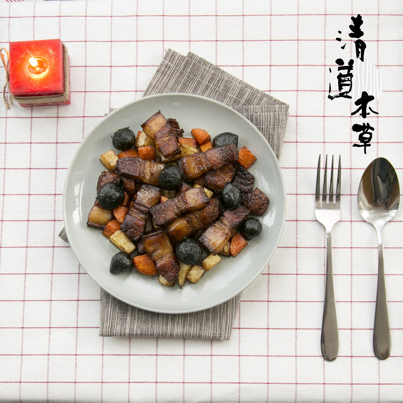 黑蒜红烧肉焖士豆的做法